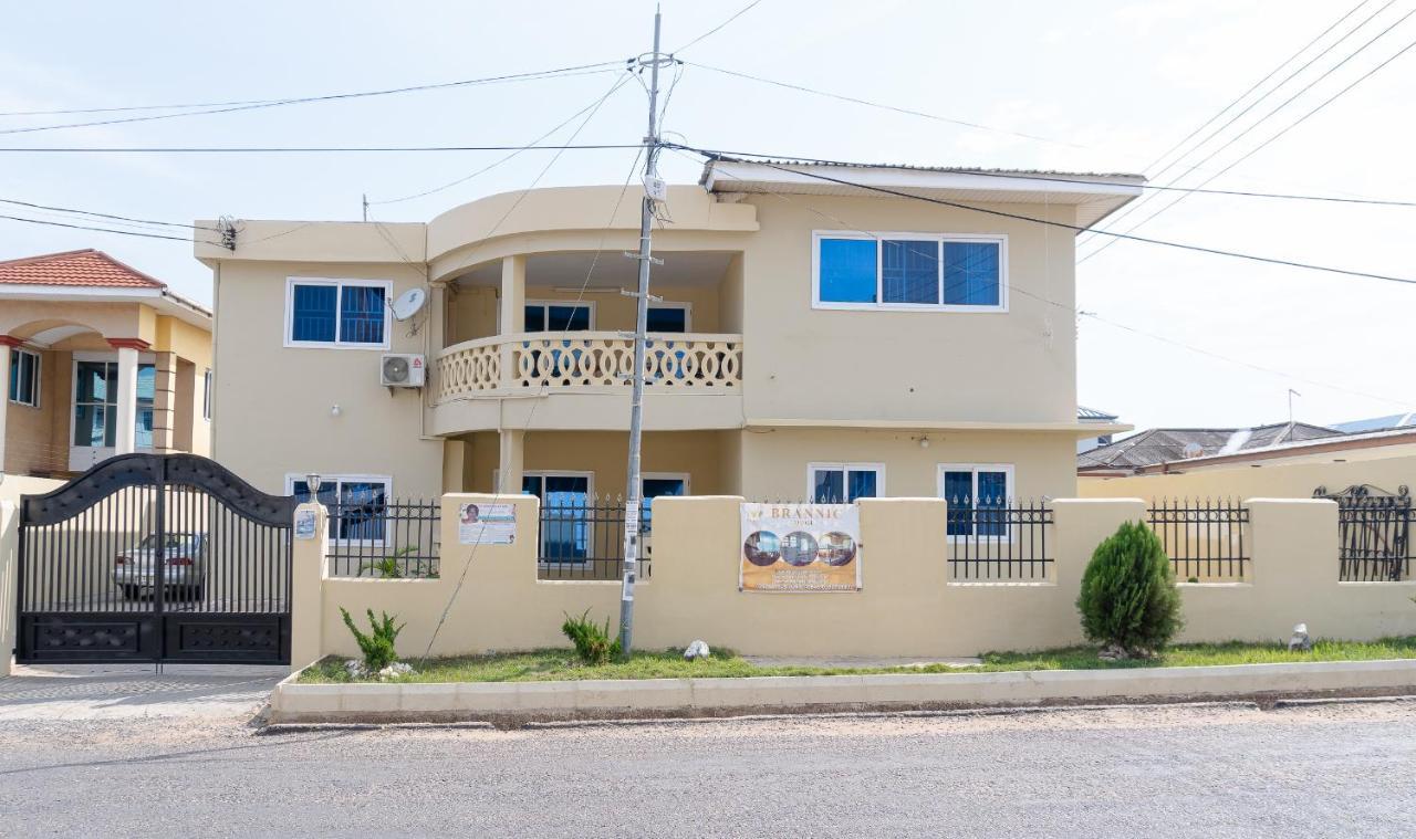 Brannic Lodge Accra Extérieur photo