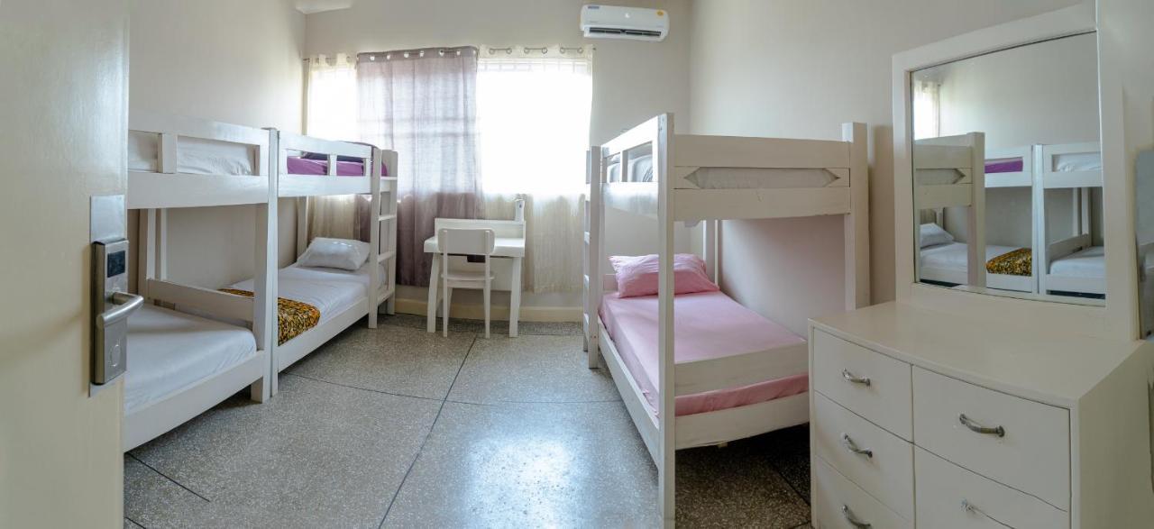 Brannic Lodge Accra Extérieur photo